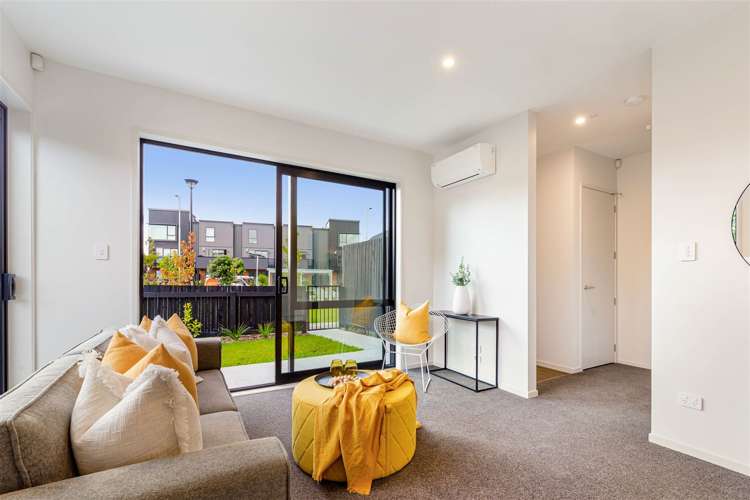 68 Glidepath Road Hobsonville_10