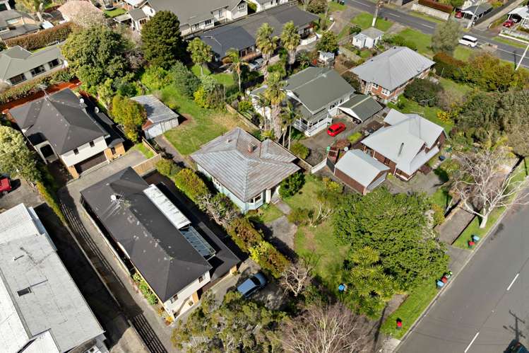 150 The Drive Epsom_11