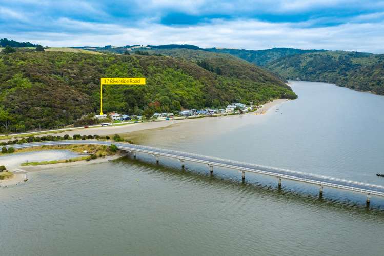 17 Riverside Road Taieri Mouth_1