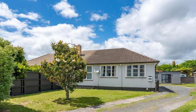 Convenient Cul-de-Sac Living