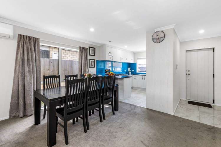 16 Dolbel Place Mangere East_4