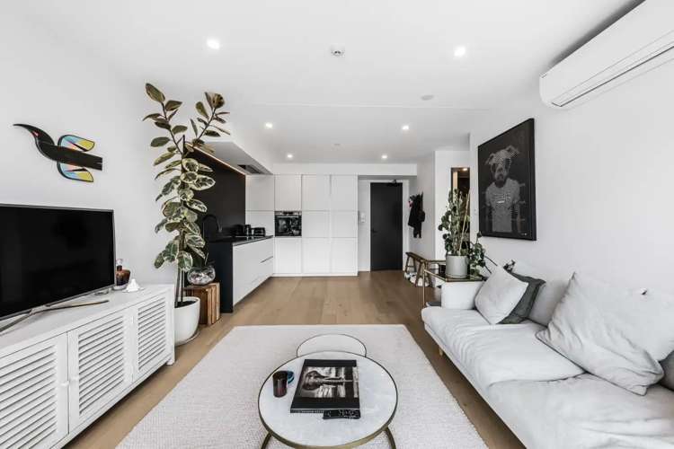 303/2 Miller Street_1