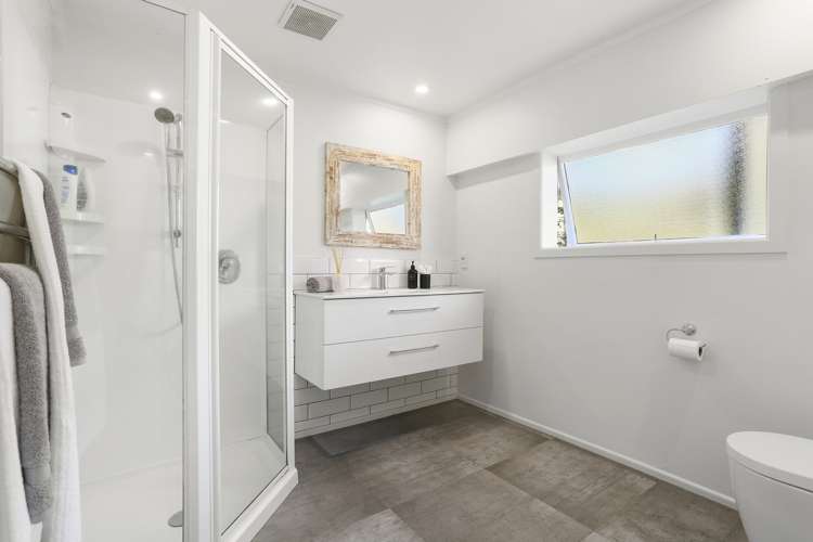 6 May Avenue Te Atatu South_17