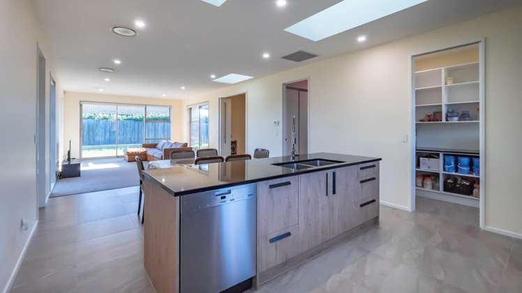 74 Longcot Drive_4