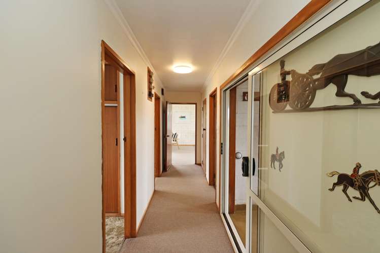 220 Bay Road West Plains_10