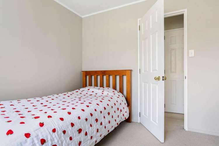 2/28 Carnoustie Drive Wattle Downs_12