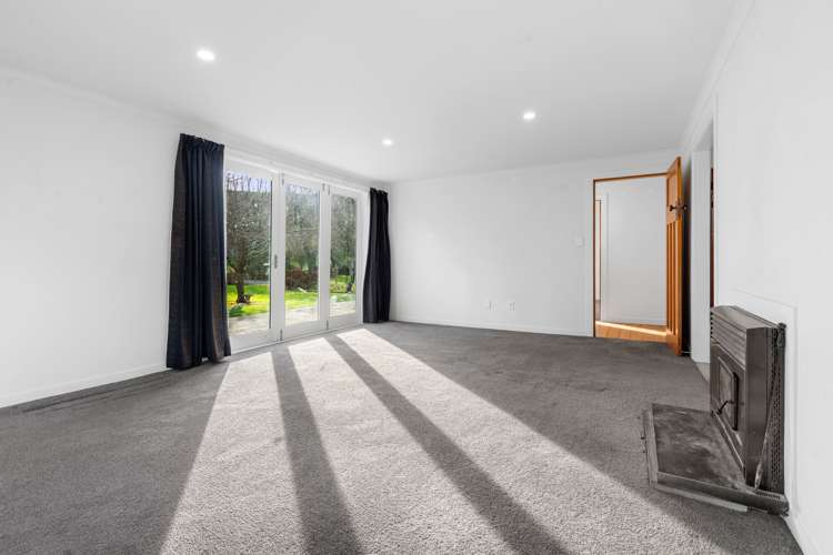 2989 Lake Ferry Road Pirinoa_13