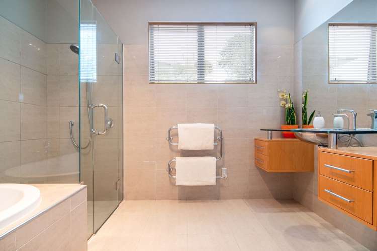 26 Courtneys West Harbour_21