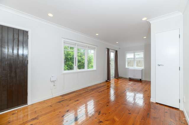 70 Hobsonville Road West Harbour_2