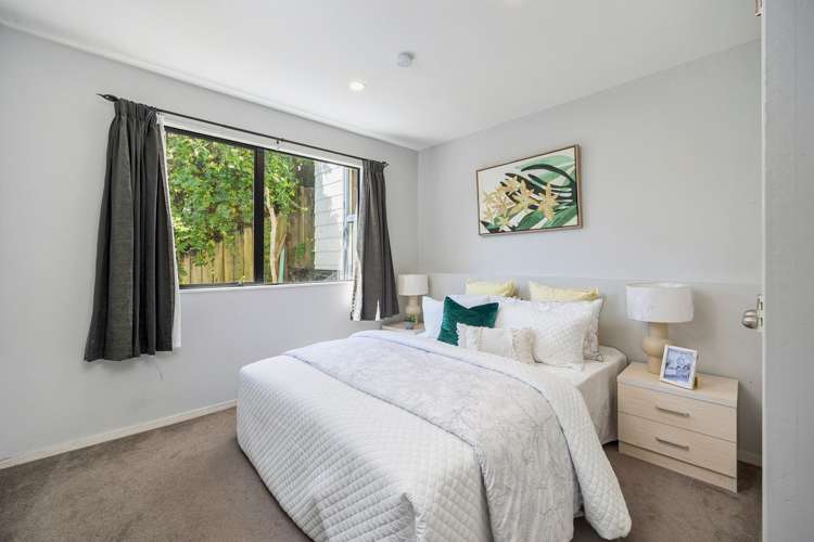 2/32 Tamahere Drive Glenfield_15