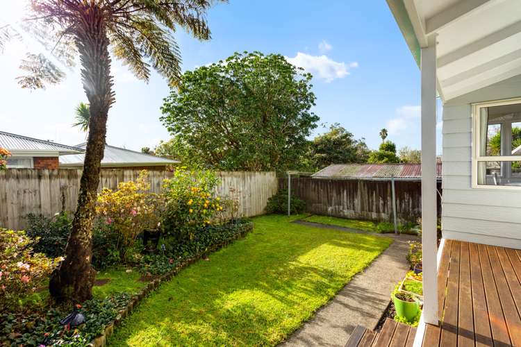 2/8 Rickards Place New Lynn_18