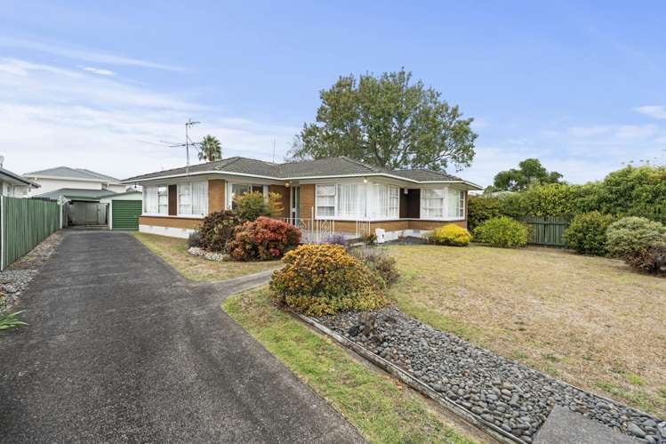 21 Hedge Row_0