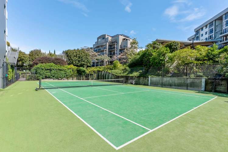 2f/5 Furneaux Way Remuera_12