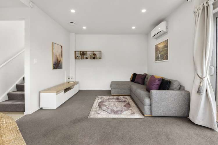 2/46 Bracken Road Paparangi_9