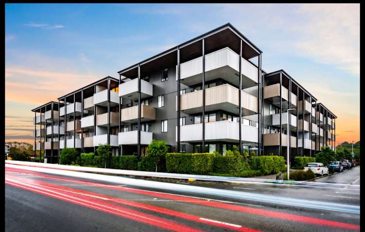 209/1 Kimiora Street Three Kings_14