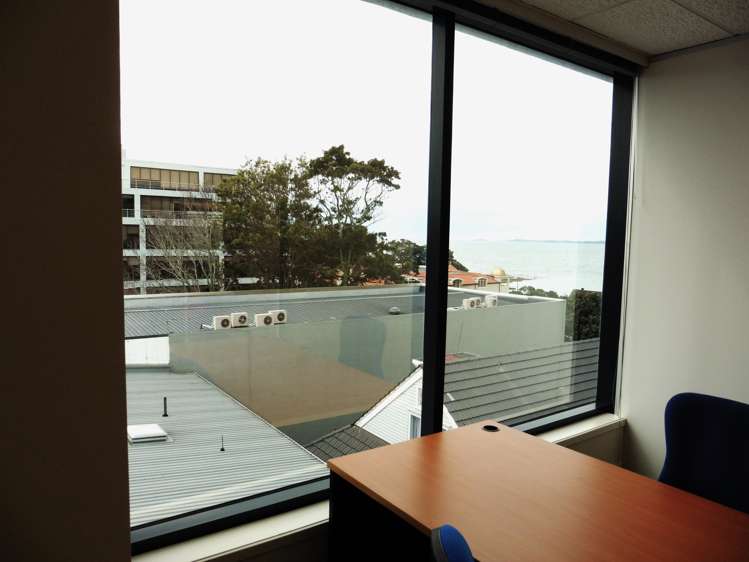 Suite 6/95 Hurstmere Road Takapuna_3