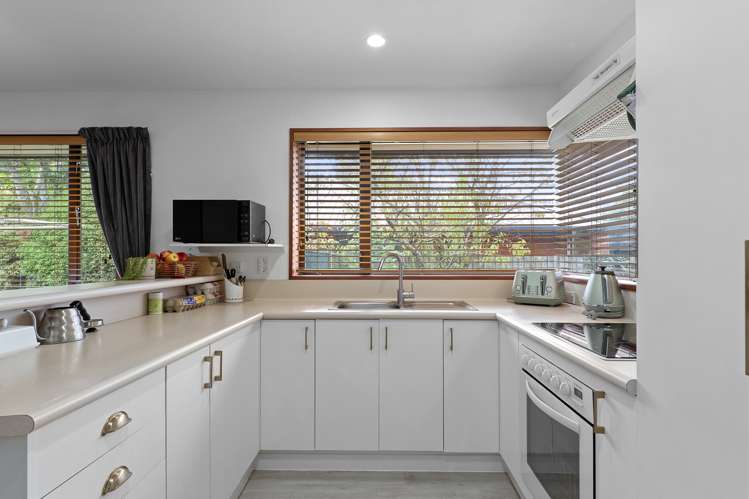 2/37 Jennifer Street Bryndwr_9