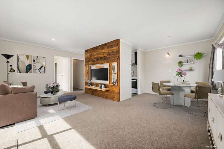2/332 Whangaparaoa Road_0