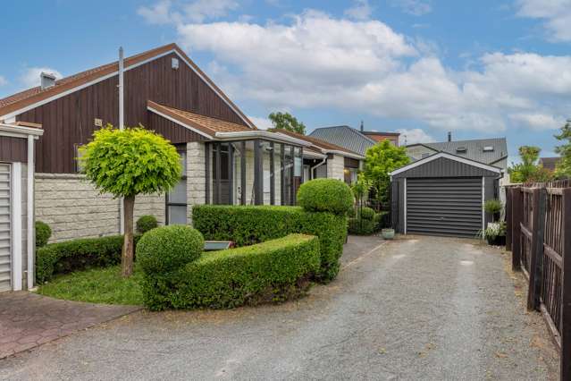 2/4 Heaphy Place Casebrook_1