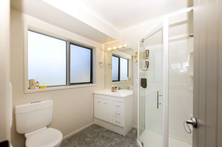 2 Oakwood Drive Highlands Park_10