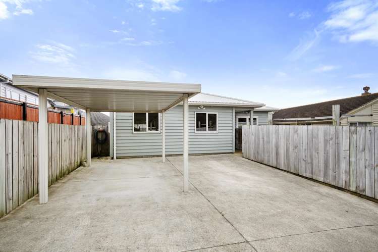 269 Warspite Avenue Waitangirua_17