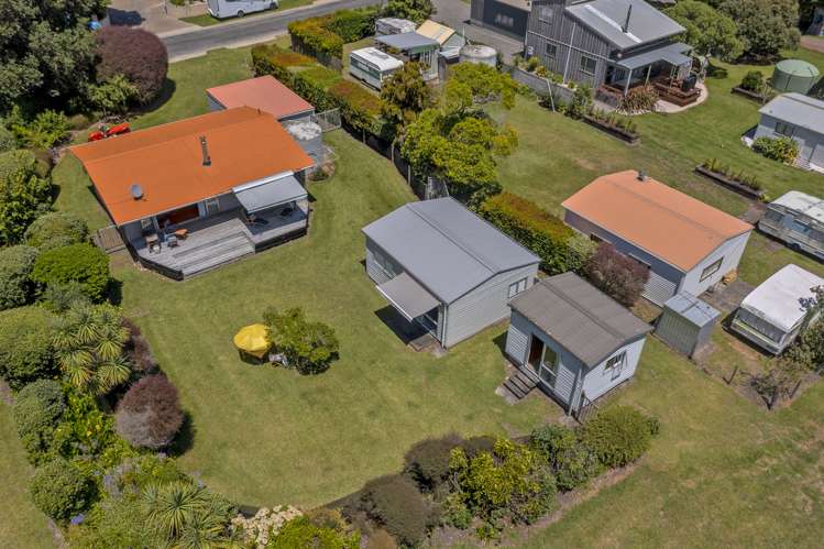 13 Wigmore Crescent Hahei_10