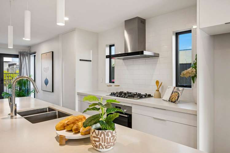 6 McArthur Close Silverdale_16