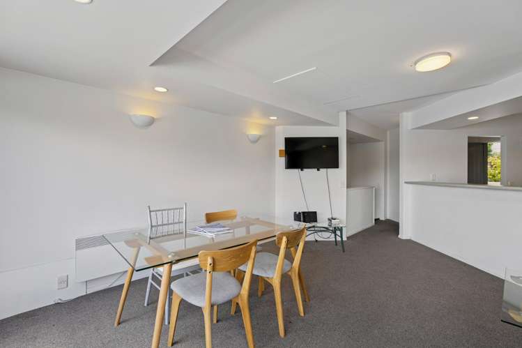 20M/26 Lake Esplanade Queenstown_4