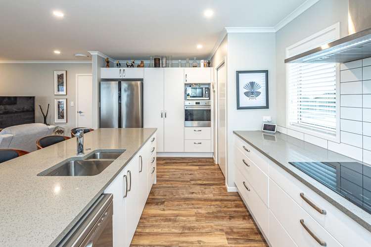 34 Tirimoana Place Otamatea_10