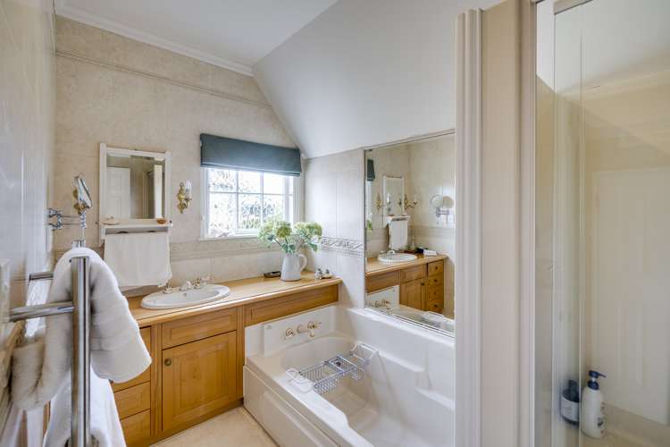 14 Roslyn Road Bluff Hill_17