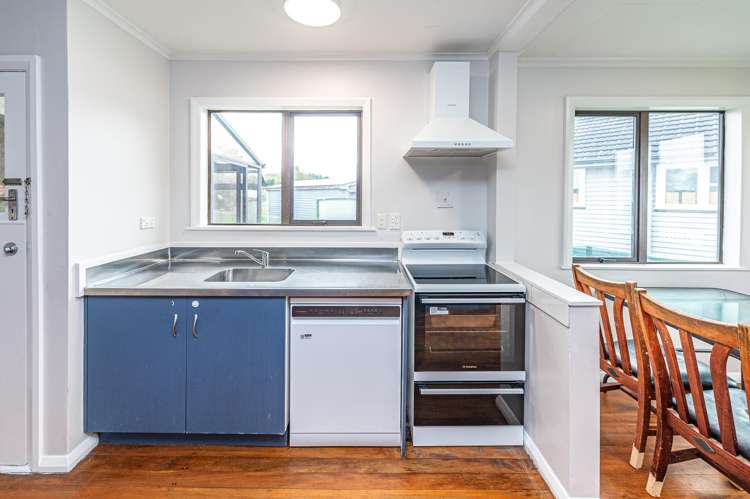 24 Selwyn Crescent College Estate_5