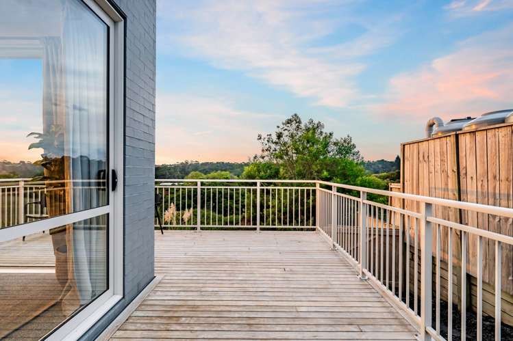 81 Mackay Drive Greenhithe_13