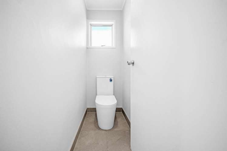 27 Sandrine Avenue Clover Park_15