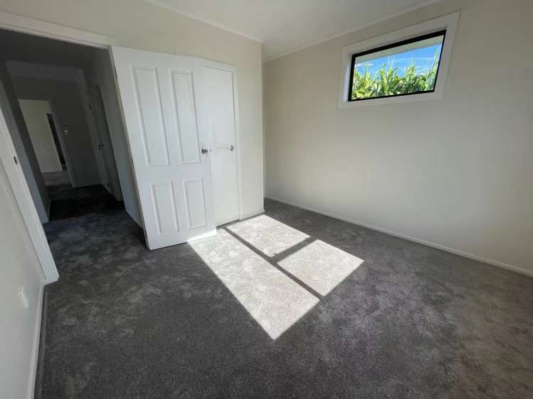 128 Cobham Crescent Kelston_13