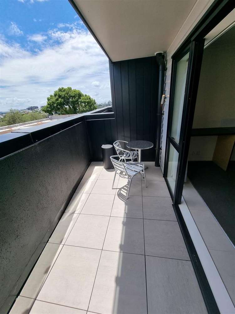 1h/12 Charles Street Mount Eden_11