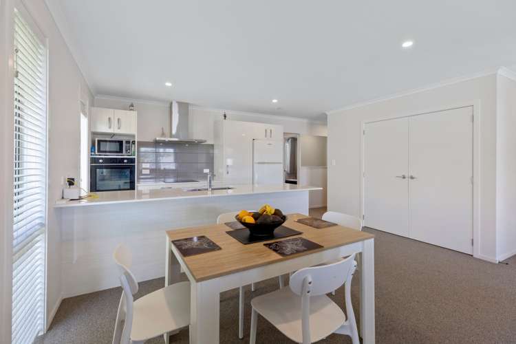 10 Stable Way Brookfield_14