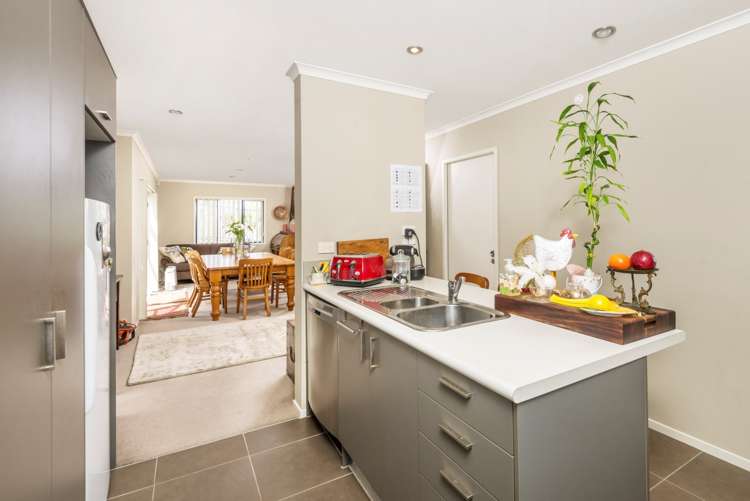 95 Fernhill Way Oteha_6