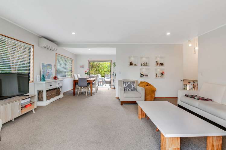 2/2 Carl Place Unsworth Heights_12