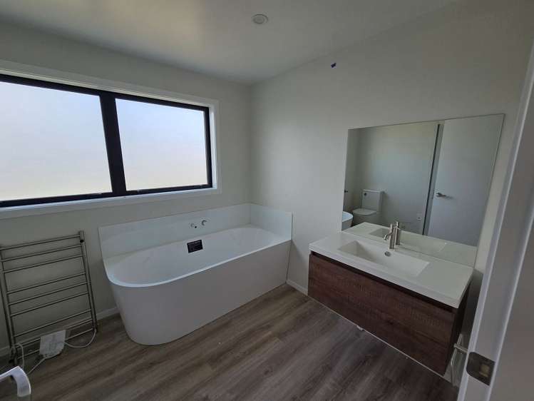 235 Main Road Tawa_7
