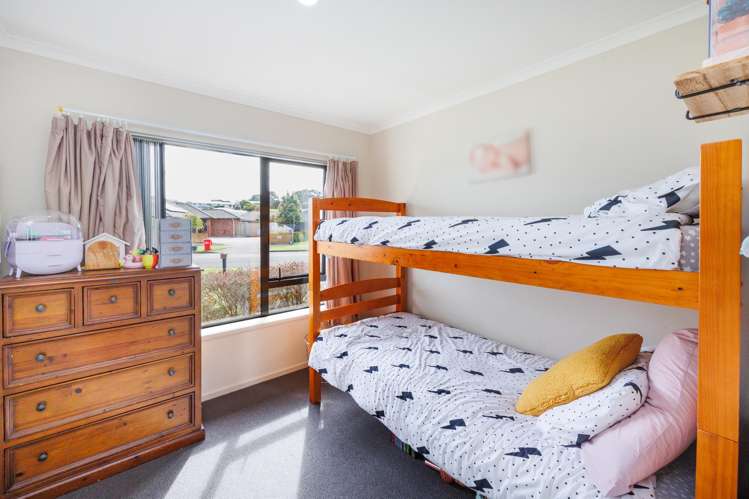 15 Chestnut Close Kelvin Grove_17