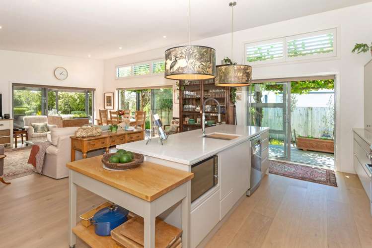 6 Ferris Crescent Wainui_5