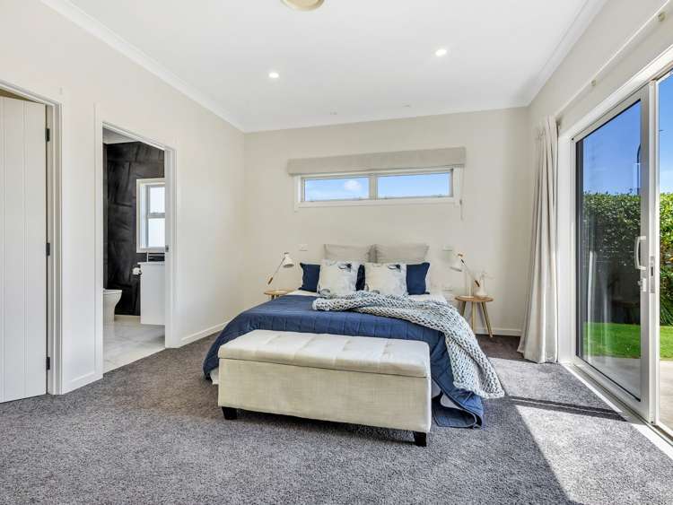 2 Drovers Way Frimley_16