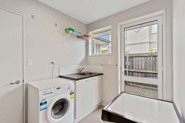 52 Broomfield Terrace Burwood_17