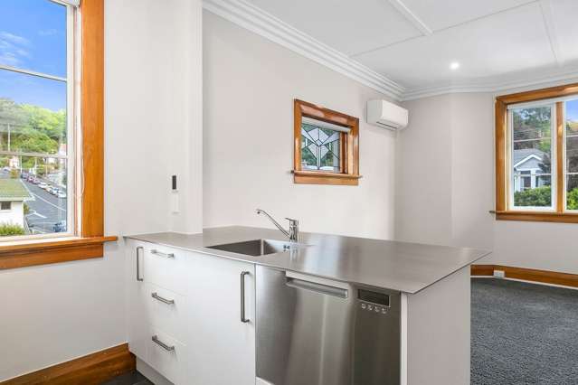 Beautiful, fully renovated art deco apartment.