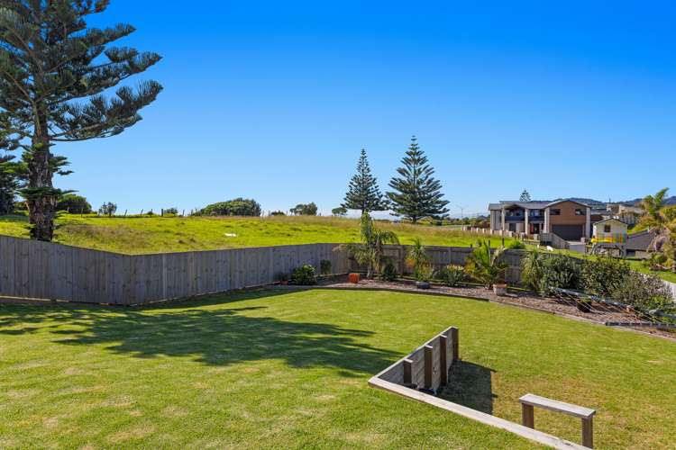11 Commodores Close Coastlands_18