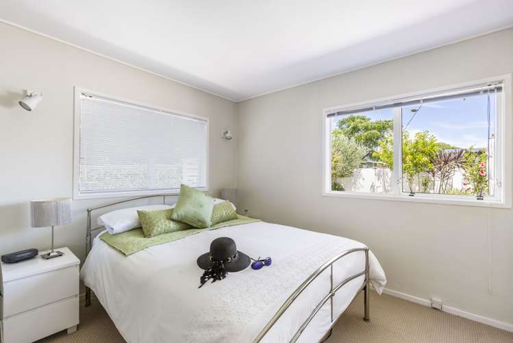 100 Bramley Drive Farm Cove_13