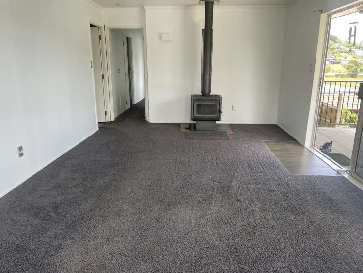 102 Alcoba Street Te Kamo_13