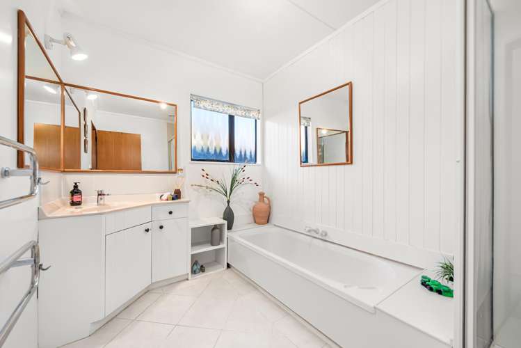 8 Runanga Grove Waikanae_21