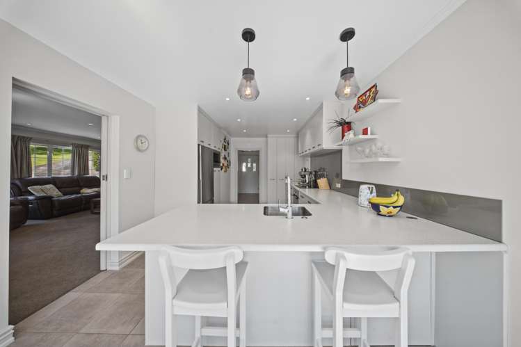 27 Charles Dickens Drive Mellons Bay_11
