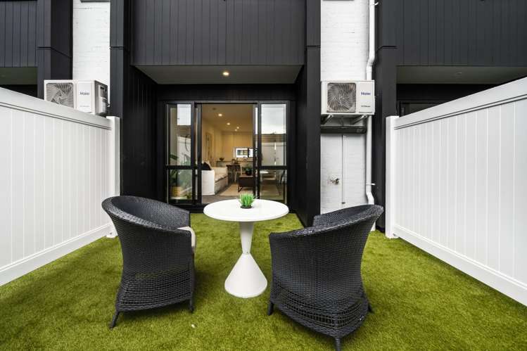 2/1 Grand View Road 1776_13